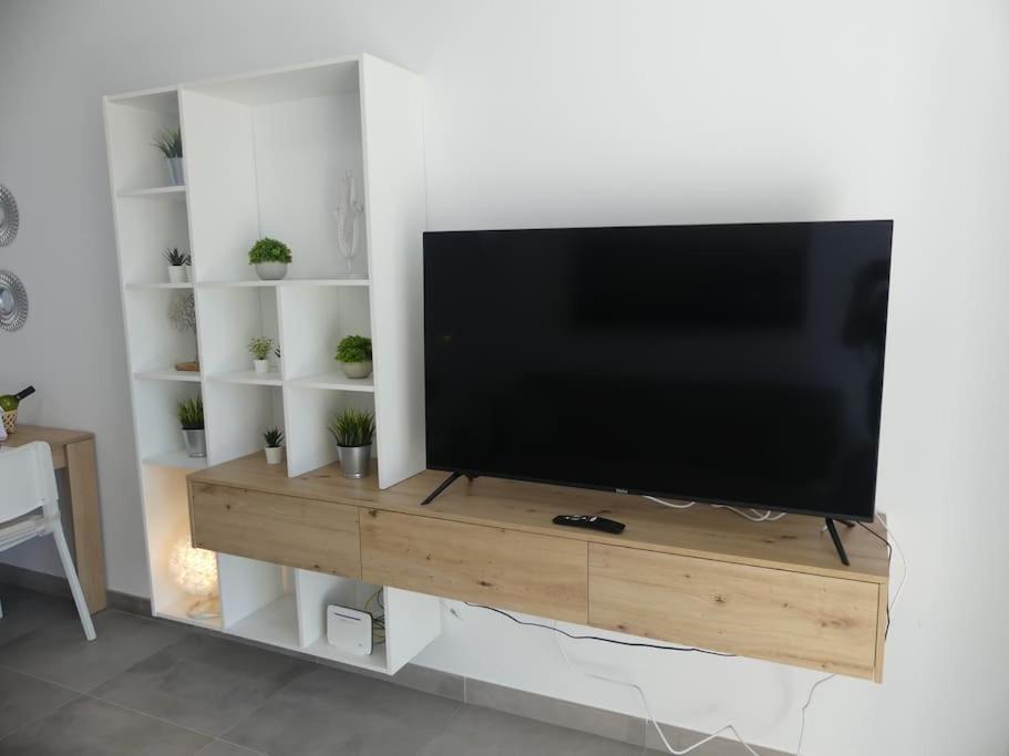 19 Piso Centrico, Nuevo Y Bien Equipado En La Trinidad Appartement La Laguna  Buitenkant foto